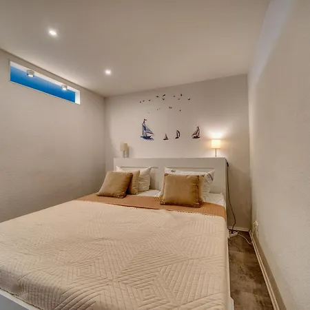 Apartamento - Haus F, App 0f1007 *